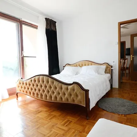 Apartmán Glicinija *