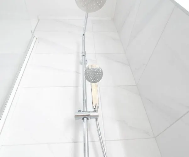 Apartment Glicinija *